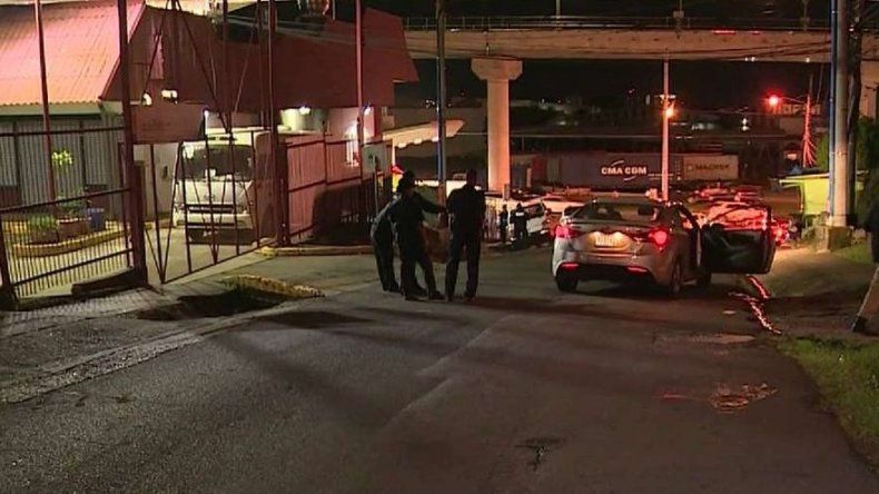 Capturan a dos sujetos en El Crisol tras robo a un minisúper