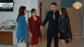MUJERES | Turkan y Derya se encuentran en la empresa