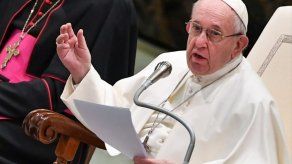 Papa pide más “libertad” en teología y diálogo con el islam