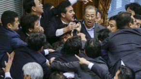 Senado japonés podría aprobar ley de defensa pese a oposición feroz