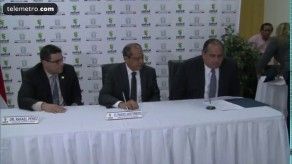Minsa firma convenio con Medcom en campaña contra el ébola