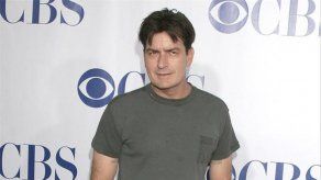 Charlie Sheen pide disculpas a Kim Kardashian por insultarla