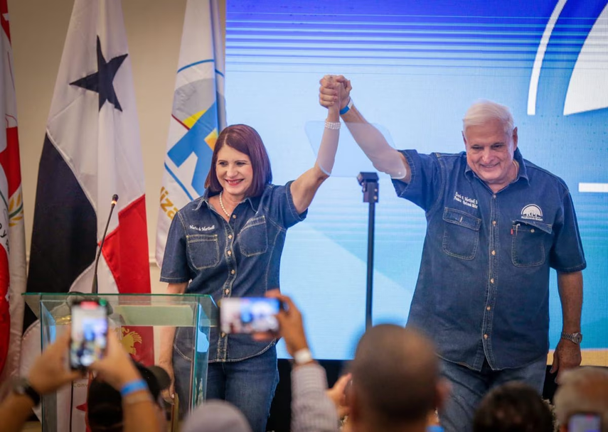 Marta Linares de Martinelli renuncia a su candidatura