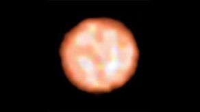 Científicos captan detalles sin precedentes de una estrella gigante roja