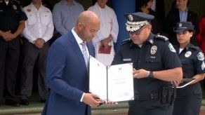 Mariano Rivera recibe reconocimiento de la Policía Nacional Mariano Rivera recibe reconocimiento de la Policía Nacional