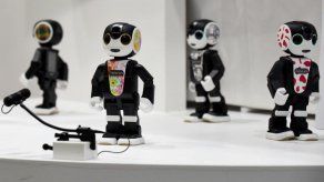 El mini-robot humanoide japonés Robohon ejercerá de guía turístico en Kioto