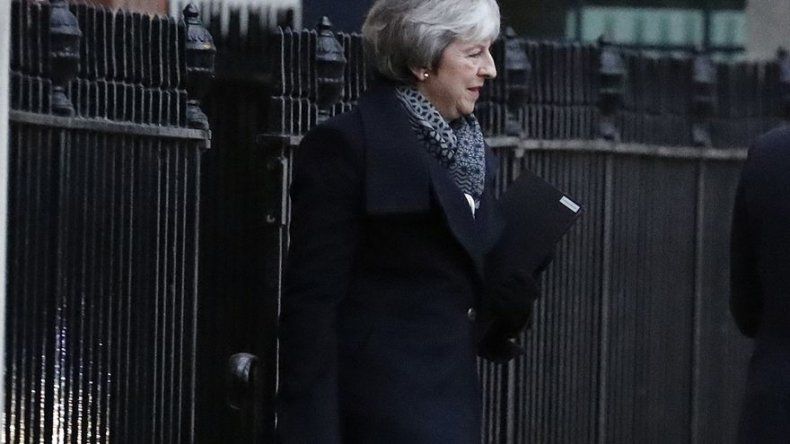 Legisladores británicos votan acuerdo de divorcio con UE
