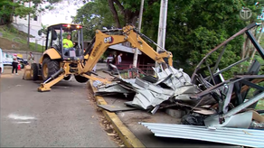 El MOP desaloja vendedores de alimentos en los alrededores del ION. El MOP desaloja vendedores de alimentos en los alrededores del ION.