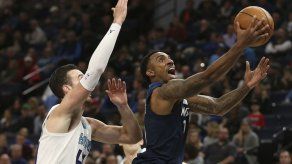 Twolves ganan quinto al hilo