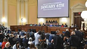La representante republicana Liz Cheney, vicepresidenta de la comisión, dijo que los legisladores presentarán evidencia el lunes en la segunda audiencia.