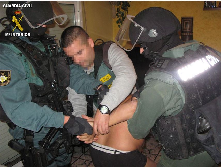 La Guardia Civil española y la gendarmería francesa desmantelaron una red de tráfico de drogas.