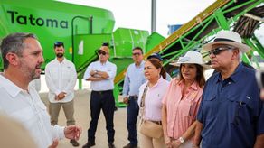 Presidente José Raúl Mulino recorre moderno complejo lechero en Coclé.