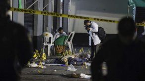México: Suman 6 muertos por tiroteo en plaza de mariachis