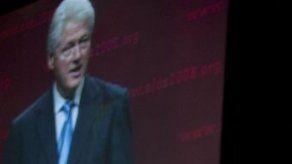 Clinton: Rescate no debe proteger a quienes no lo merecen