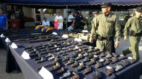 Destruyen armas entregadas por pandilleros