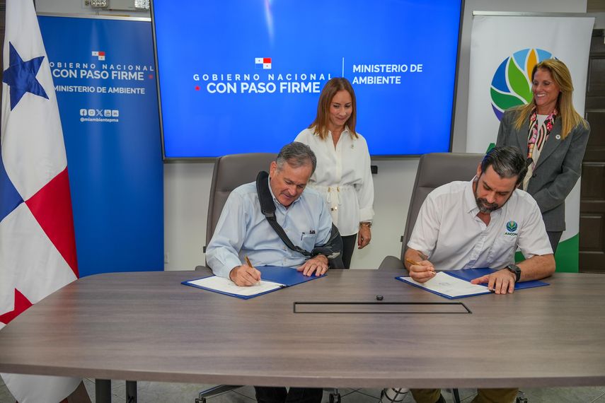 ANCON y MiAmbiente firman alianza por la conservación y sostenibilidad en Panamá.