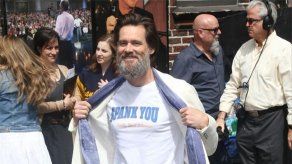 La barba de Jim Carrey le roba todo el protagonismo