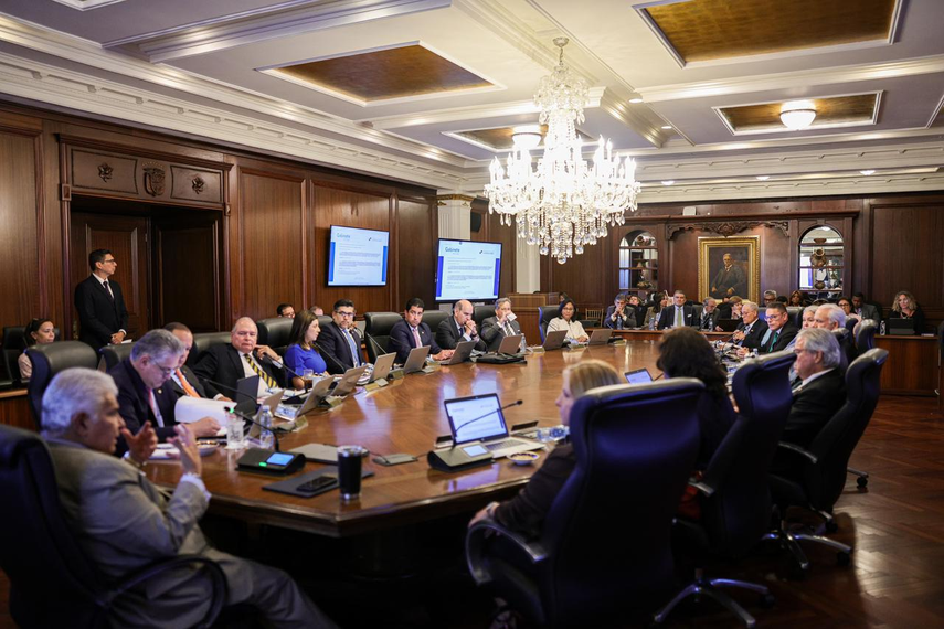 Gobierno autoriza terminación de contrato con Claro Panamá