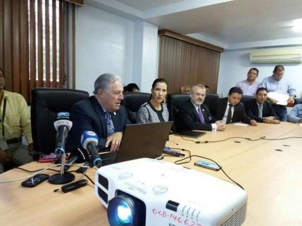 Presentan Plan Sequía para Herrera y avances en Los Santos