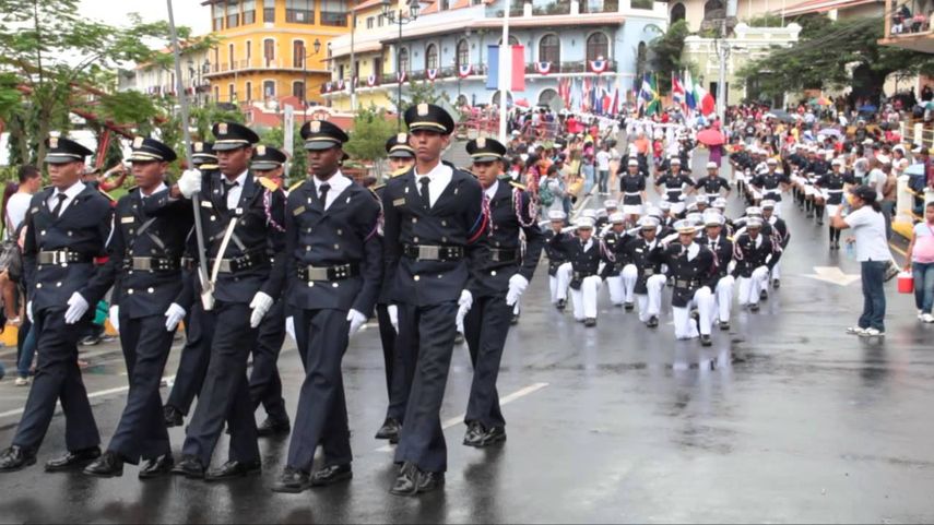Las autoridades analizan temas de seguridad para avalar la realización de los desfiles patrios.