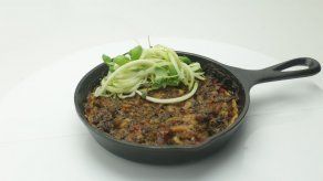 Pie de pollo con curry y Pie con relleno de plantintá - Armando