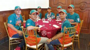 Agasajan en la Presidencia a los Campeones Mundiales de Aguadulce