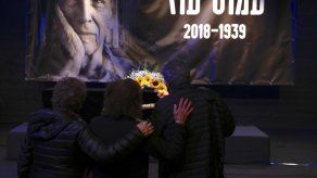 Israel dice adiós a renombrado escritor y activista Amos Oz