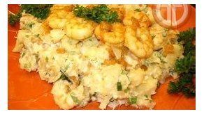 Ensalada de yuca con camarones.