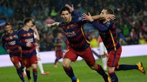 El tridente resuelve ante Arsenal y el Barsa pasa a cuartos