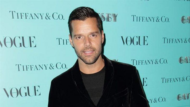 Ricky Martin entierra la tristeza a base de trabajo