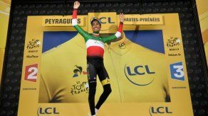 Aru quita el liderato a Froome en etapa pirenaica ganada por Bardet