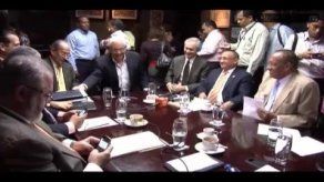 Partidos de oposición se reúnen con magistrados del TE