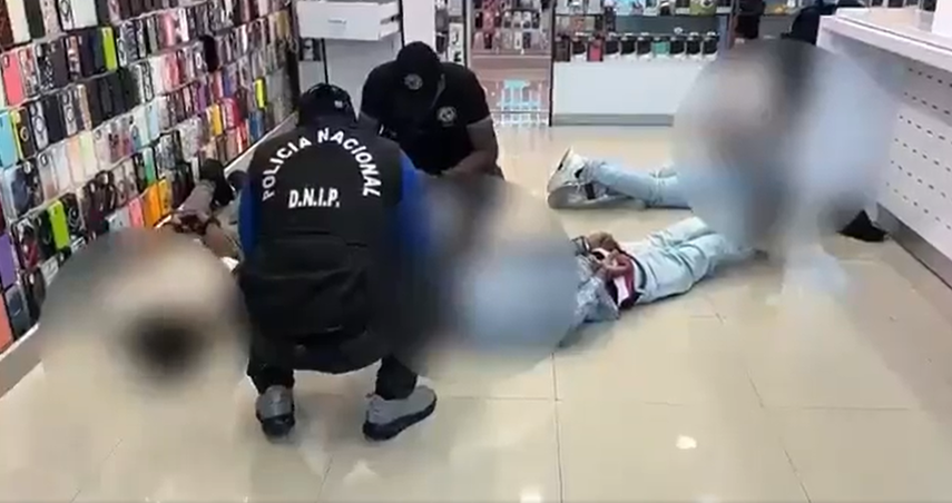 La Policía Nacional aprehende a tres personas que pretendían robar un local en Colón.