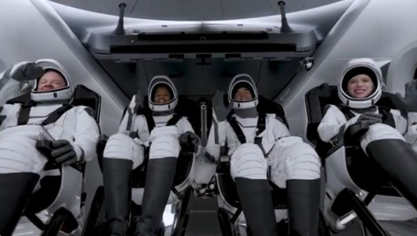 Esta vez los tripulantes no son astronautas profesionales sino el multimillonario Jared Isaacman
