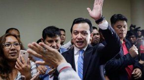 Un juez filipino aplaza la orden de arresto de un senador crítico con Duterte