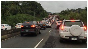 Congestionamiento vehicular hacia Panamá Oeste. Congestionamiento vehicular hacia Panamá Oeste.
