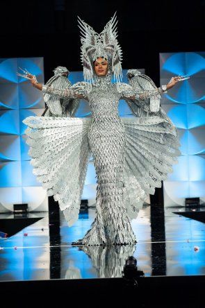 Los trajes típicos más curiosos de Miss Universo 2019