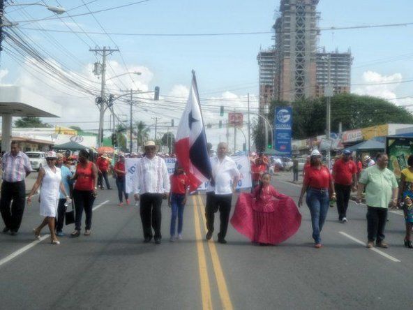 Realizan en Río Abajo la décima versión del desfile de Bandas Independientes