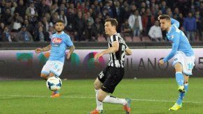 El líder Juventus cae en Nápoles