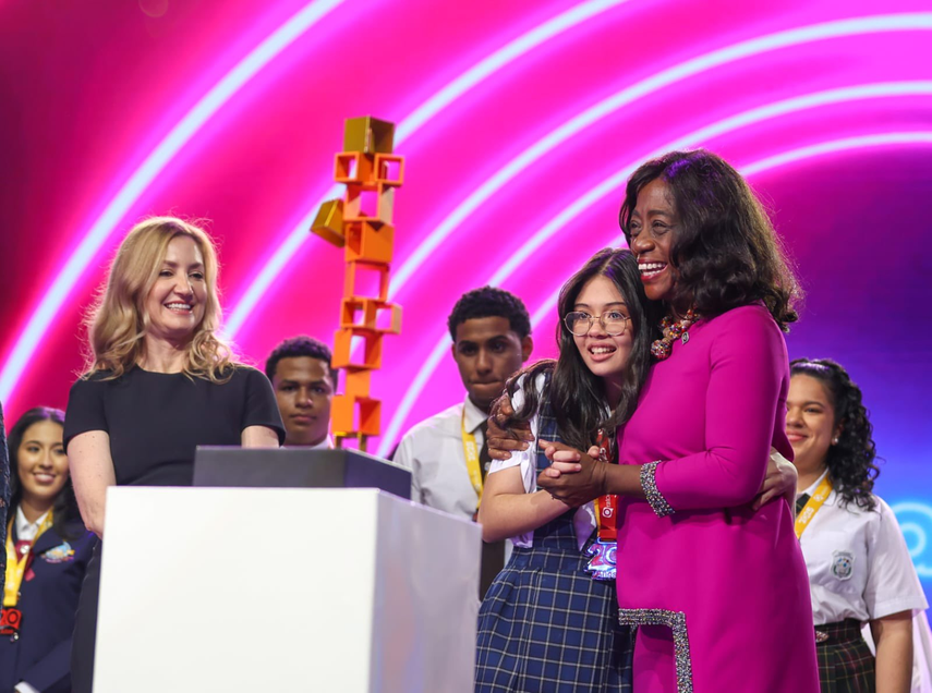 Sofía Araujo gana el Concurso Nacional de Oratoria 2025