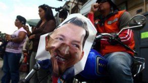 Chávez cumple 3 días en Caracas entre silencio gubernamental y opositor