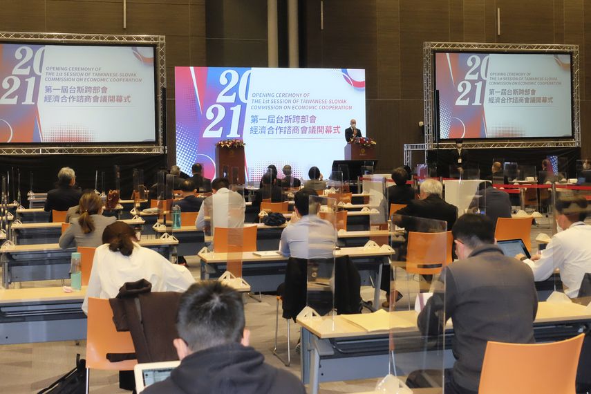 La delegación eslovaca está encabezada por su viceministra de Economía