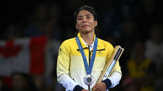 Juegos Olímpicos 2024: Ecuatoriana Yépez pierde final de lucha libre y se cuelga plata en París.