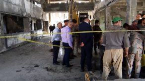 Hallan sacos de billetes bajo los escombros del Banco Central de ciudad iraquí de Mosul