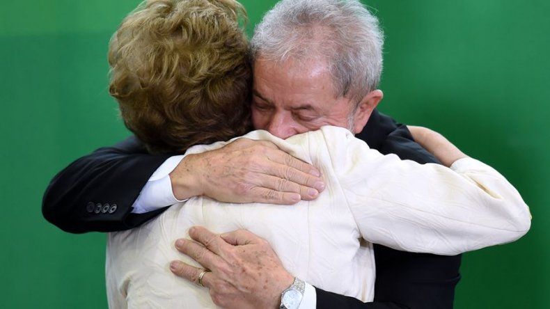 Fiscalía pide investigar a Lula y a tres ministros de Rousseff por Petrobras
