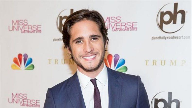 Diego Boneta admira el talento de Cote de Pablo para domar palomas