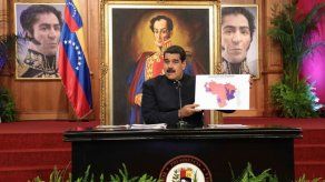Maduro llama a opositores a una reunión pública tras victoria electoral