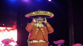 Vicente Fernández es diagnosticado con el síndrome de Guillain-Barré, en medio de su delicado estado de salud.