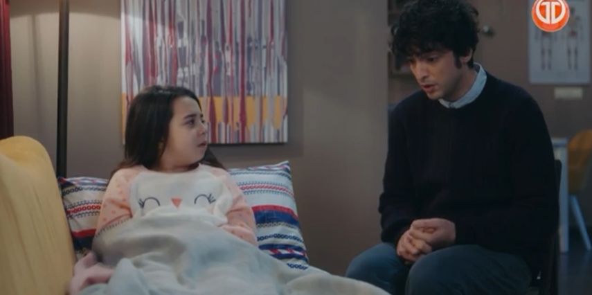 Betúl se escapa del hospital y sorprende a Alí al aparecerse en su apartamento