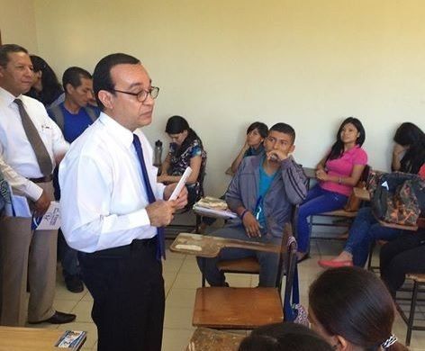 Flores advierte que incluir a la UP en regulación de horario sería violación a la Constitución